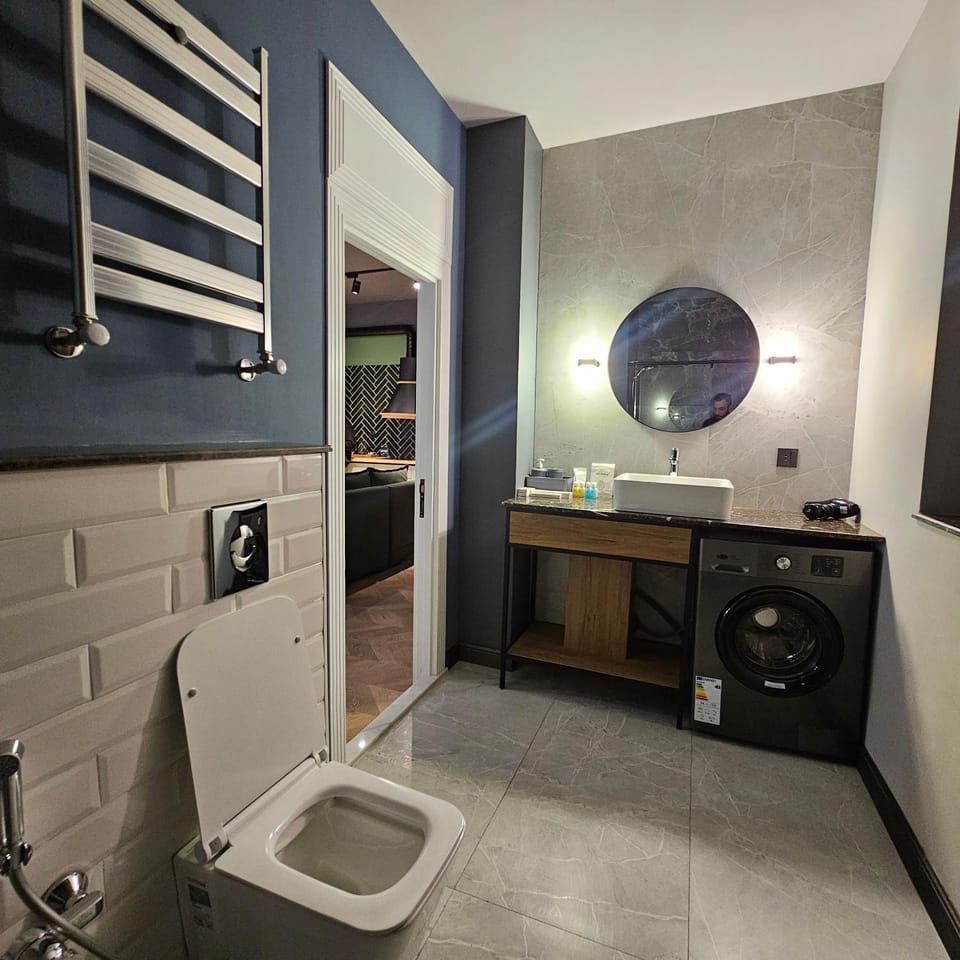 Toilet, Bathroom, washing machine, dryer