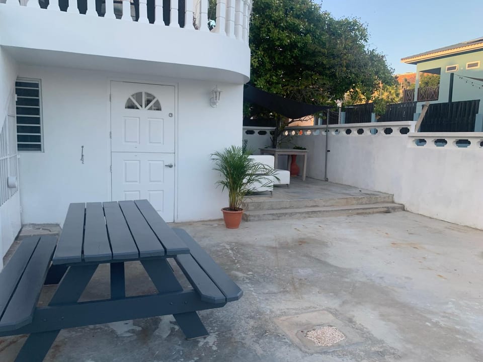 Kelly's Vacation Nest to Relax and Reactivate Apartment in Jan Thiel