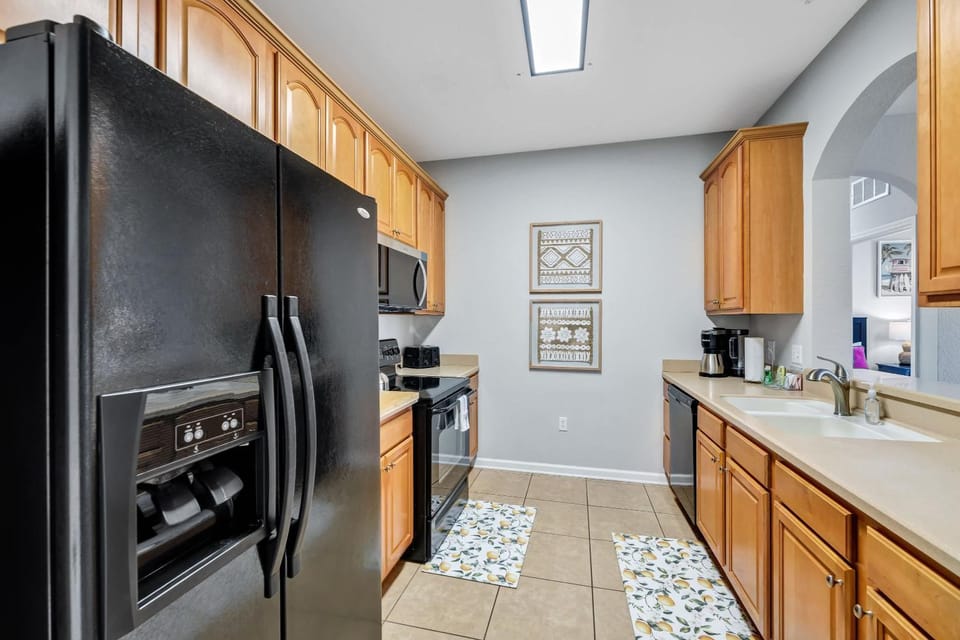 Modern Vista Cay Condo Walk to Pool 3 Min to OCCC & Epic Park House in Highlands Reserve