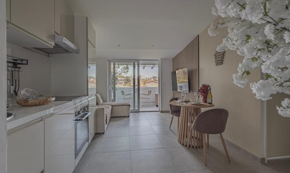 Patio, Kitchen or kitchenette, Dining area, dishwasher, oven, stove
