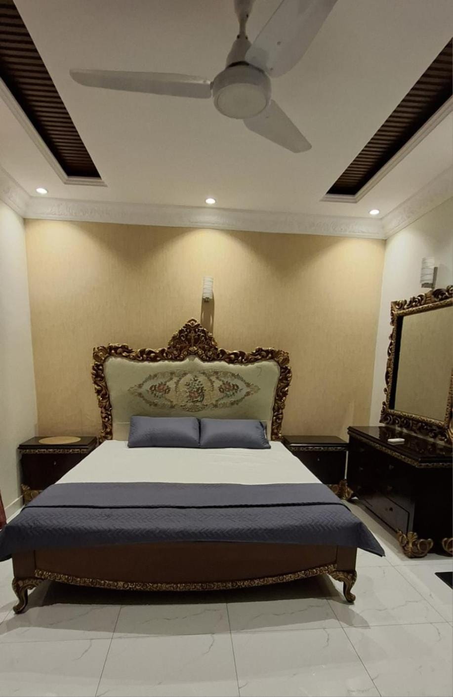 4 Bedroom House DHA Ph 6 near PKLI, Raya & Dolmen Villa in Lahore