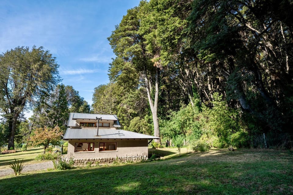 Property building, Spring, Day, Natural landscape, Garden, Garden view