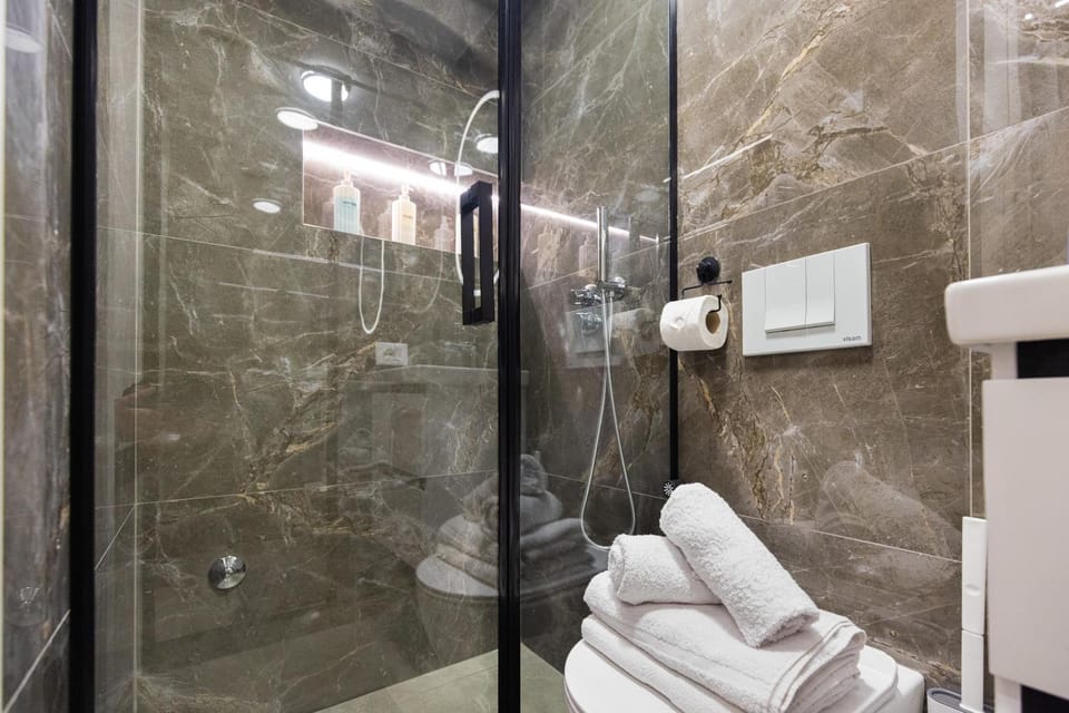 Shower, Bathroom