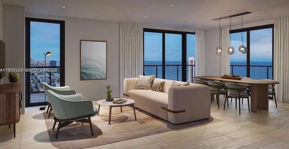 Luxury Corner Condo with Panoramic Ocean Views House in Miami Beach