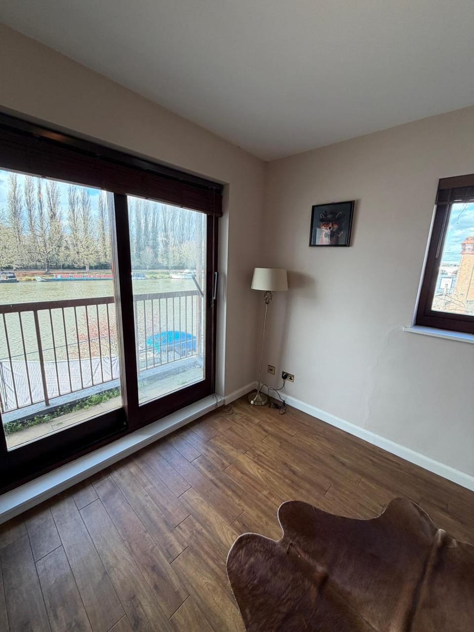 Elegant 1-Bedroom Flat With Stunning Thames views Apartment in Kingston upon Thames