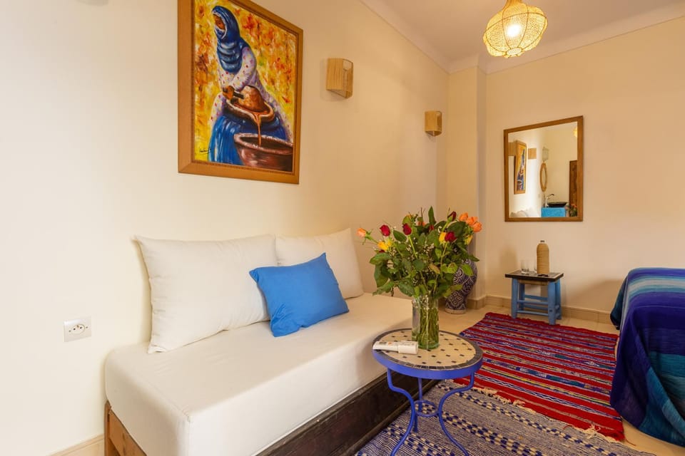 View (from property/room), Decorative detail, Bedroom