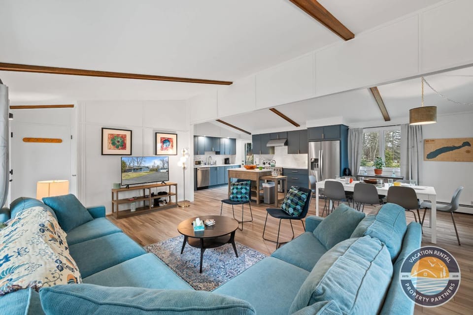 Pet-Friendly Lake Como Retreat 2BR House in Wisconsin