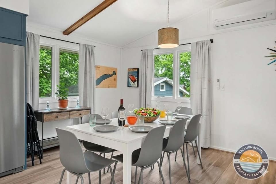 Pet-Friendly Lake Como Retreat 2BR House in Wisconsin