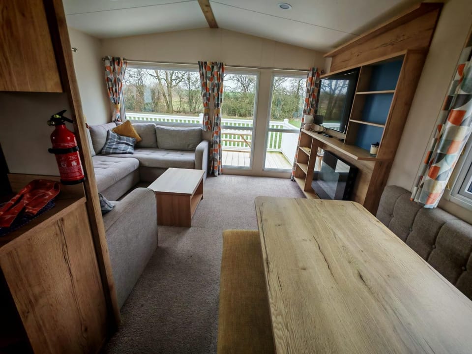 Communal lounge/ TV room, Living room, Photo of the whole room
