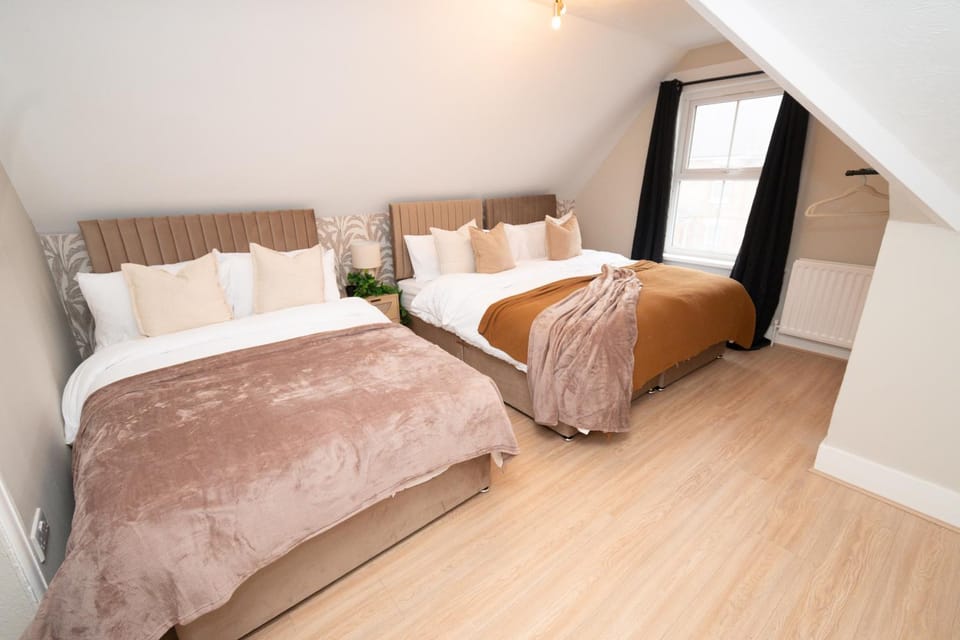 Spacious 3BR Ramsgate Flat -7 Beds - Free Parking Apartment in Ramsgate