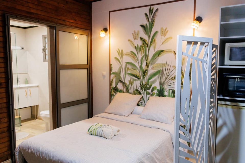 Bathroom, Photo of the whole room, Bedroom
