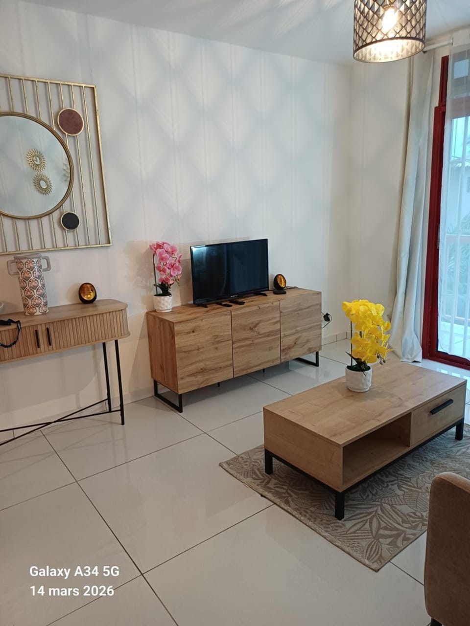 TV and multimedia, Seating area