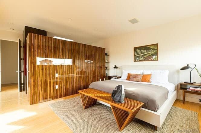 Elegant 5BR with BBQ Balcony & City Views House in San Diego