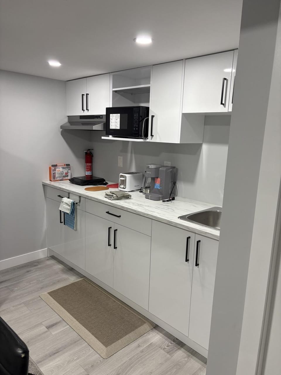 A quiet cozy 1 Bedroom at Prairie Point Apartment in Winnipeg