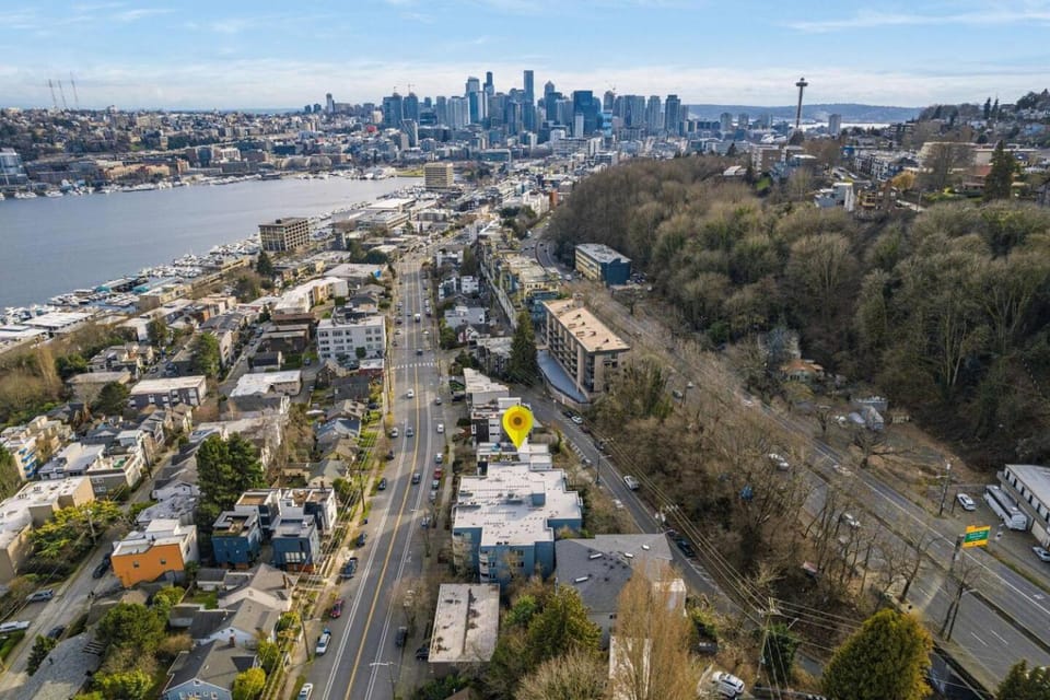 Lake Union Rooftop, FIFA-8 mins to Lumen, Parking House in Lake Union