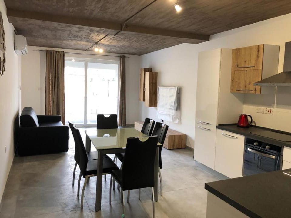 Spinola Bayview 2 BR Apartment by MaBeLi Apartment in Saint Julians