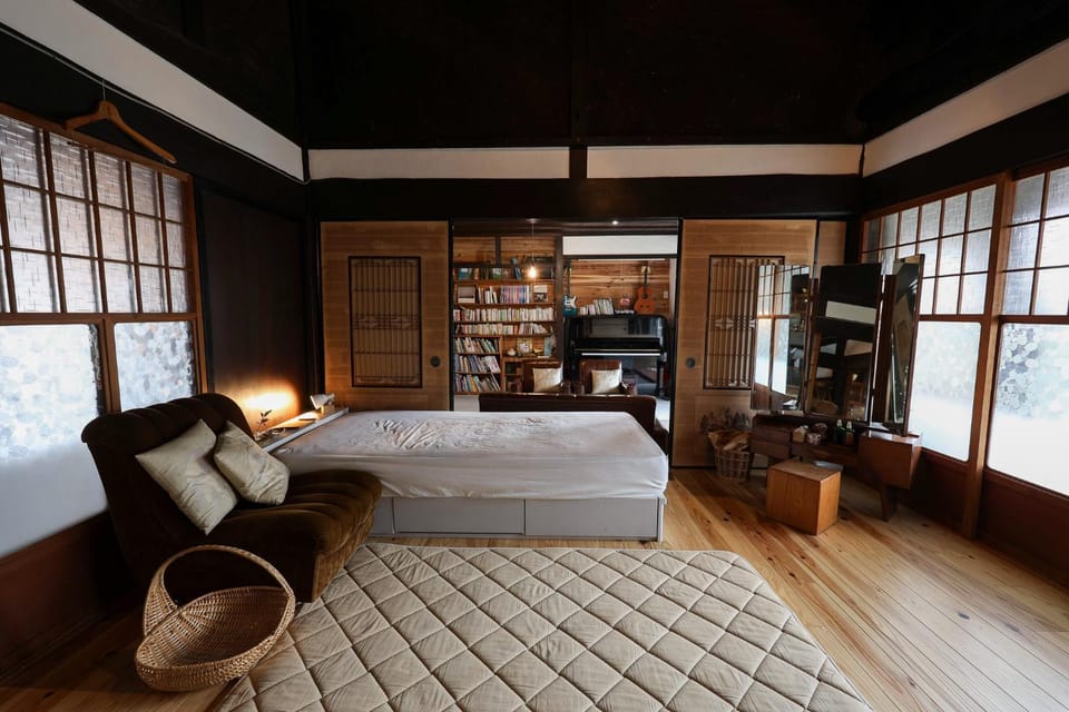 Bed, View (from property/room), Living room, Photo of the whole room, Bedroom, bidet, heating, internet, towels, air conditioner