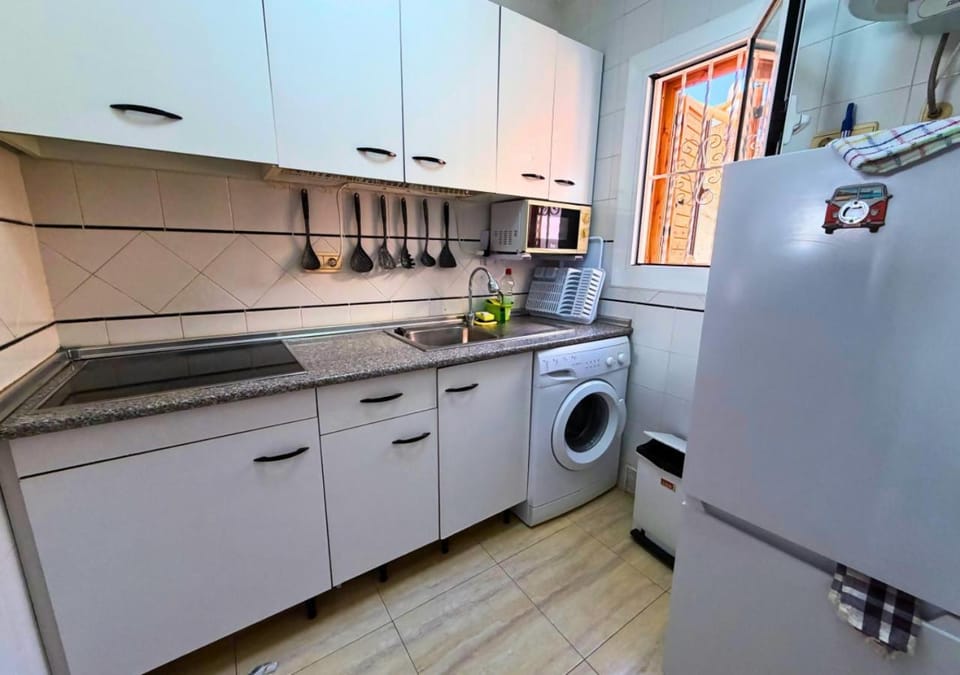 Apartamento Edén 3C: Los Naufragos Beach Area Apartment in Torrevieja