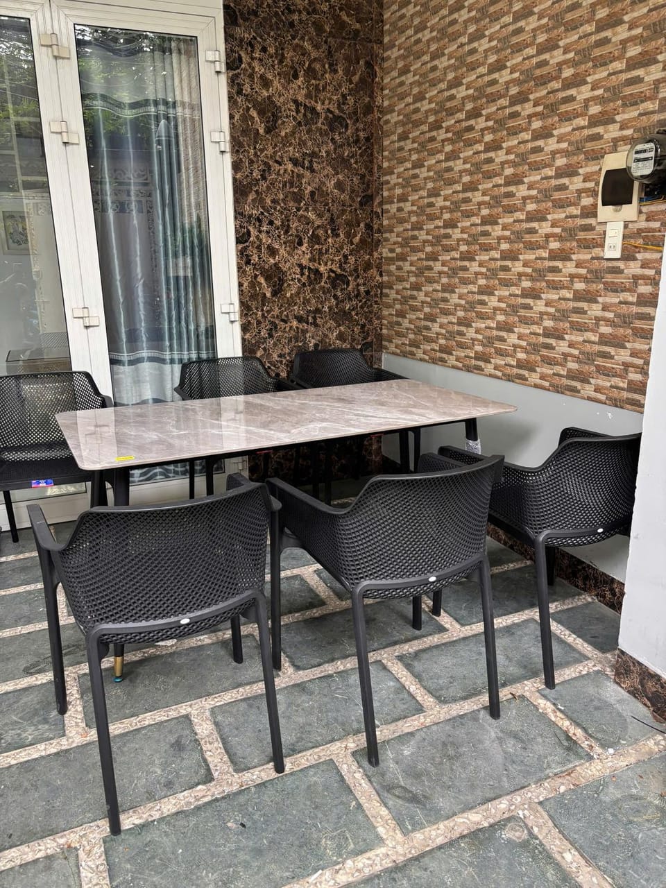 Seating area, Dining area