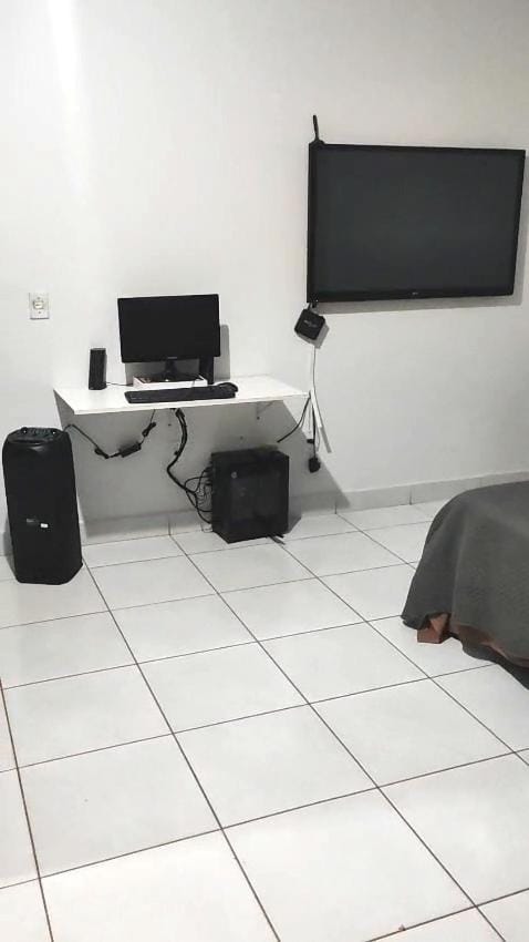Suíte com garagem Próx ao Autódromo Internacional de Goiânia MotoGP Vacation rental in Goiania