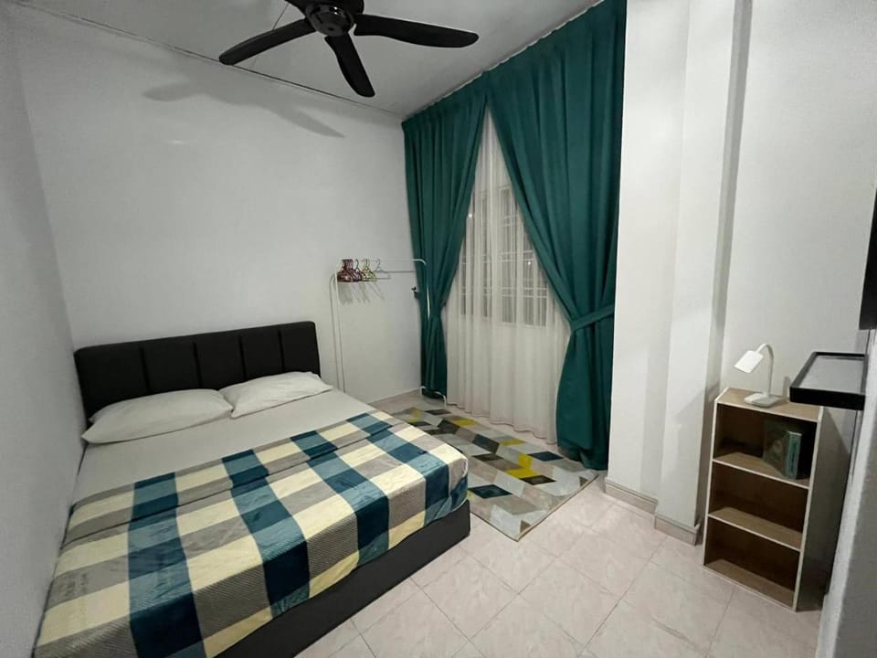 Sweet Roses Homestay- Free WiFi, Nearby UiTM House in Selangor, Malaysia