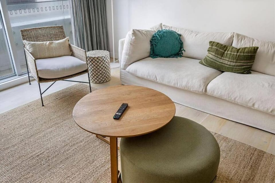 Bondi Vibe Beach Front 2BRD Home Apartment in Sydney