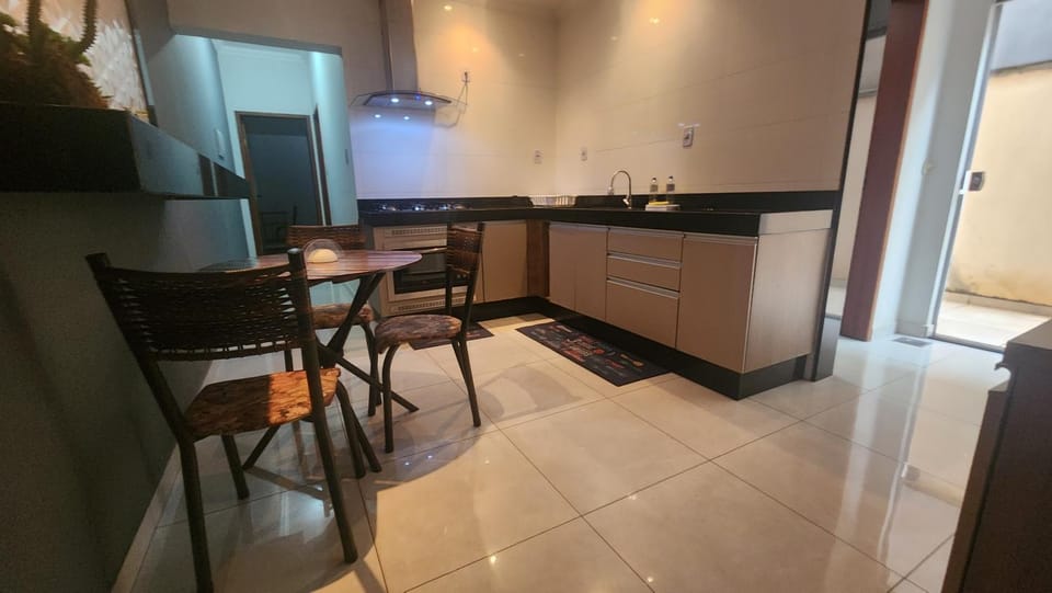Apartamento Mobiliado com 2 quartos, 2 banheiros e garagem em Conselheiro Lafaiete-MG Apartment in Conselheiro Lafaiete