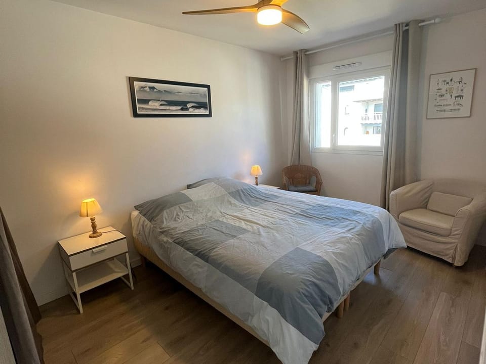 Appartement Moderne avec Terrasse et Parking à Anglet - 4 Pers. - FR-1-239-1152 Apartment in Anglet