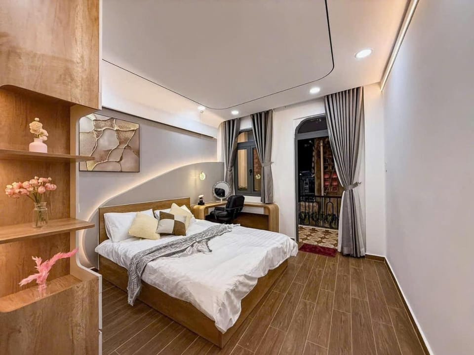Bed, Living room, Photo of the whole room, Seating area, Bedroom, towels, wardrobe