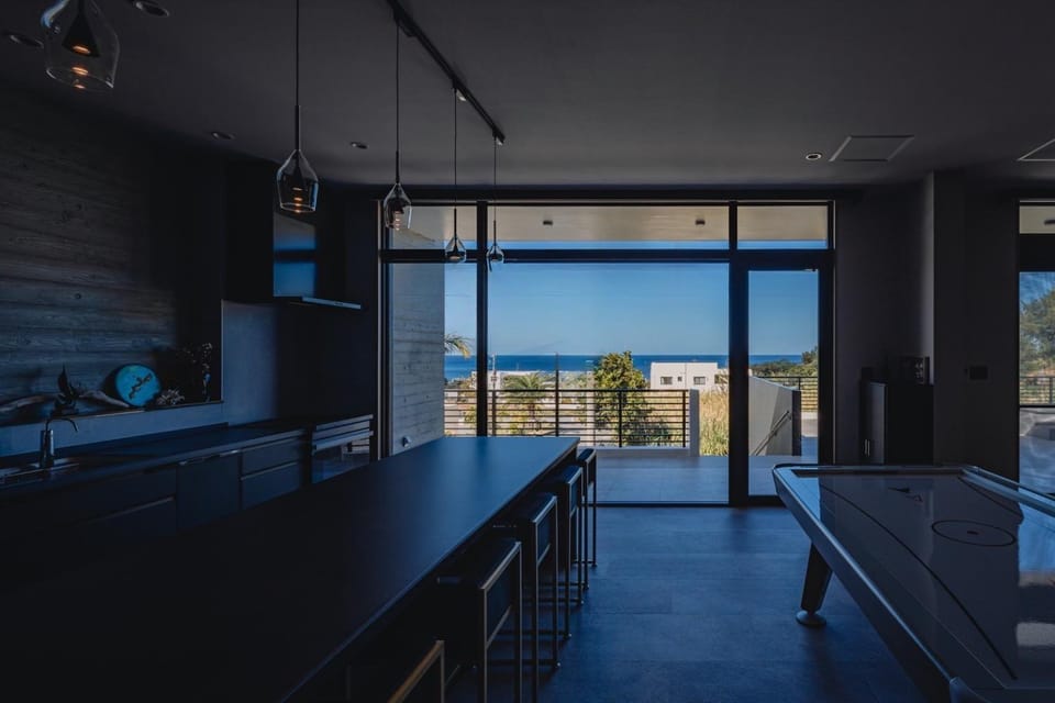 Natural landscape, View (from property/room), Kitchen or kitchenette, Dining area, Sea view