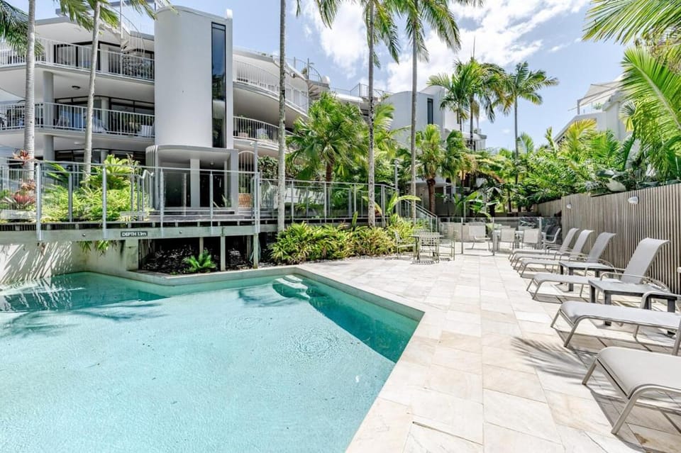 Property building, Swimming pool