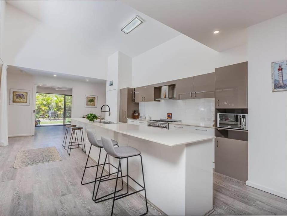 Longboard Coastal Retreat Apartment in Kingscliff