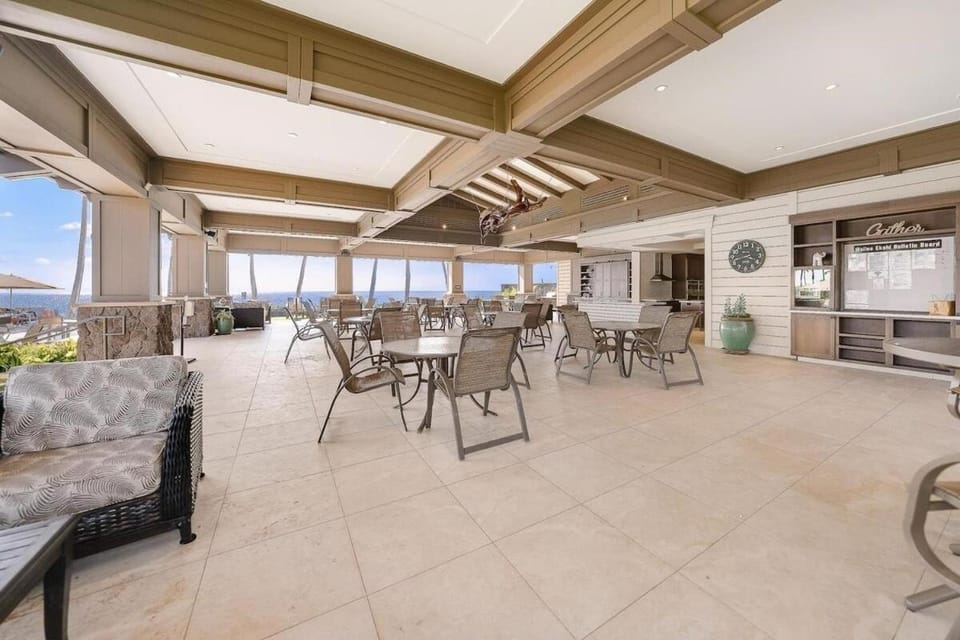 Beachfront Wailea Ekahi Village, Ocean Access Apartment hotel in Wailea