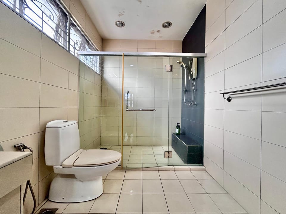 Cozy Family Suite at Shared Bungalow House SS2 PJ Vacation rental in Petaling Jaya