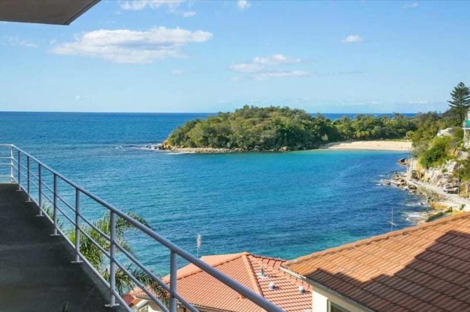 Bower st Ocean View Retreat Apartment in Manly