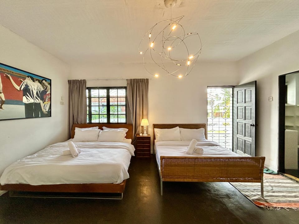 Cozy Family Homestay 2BR with Balcony in Shared Bungalow SS2 PJ New Vacation rental in Petaling Jaya