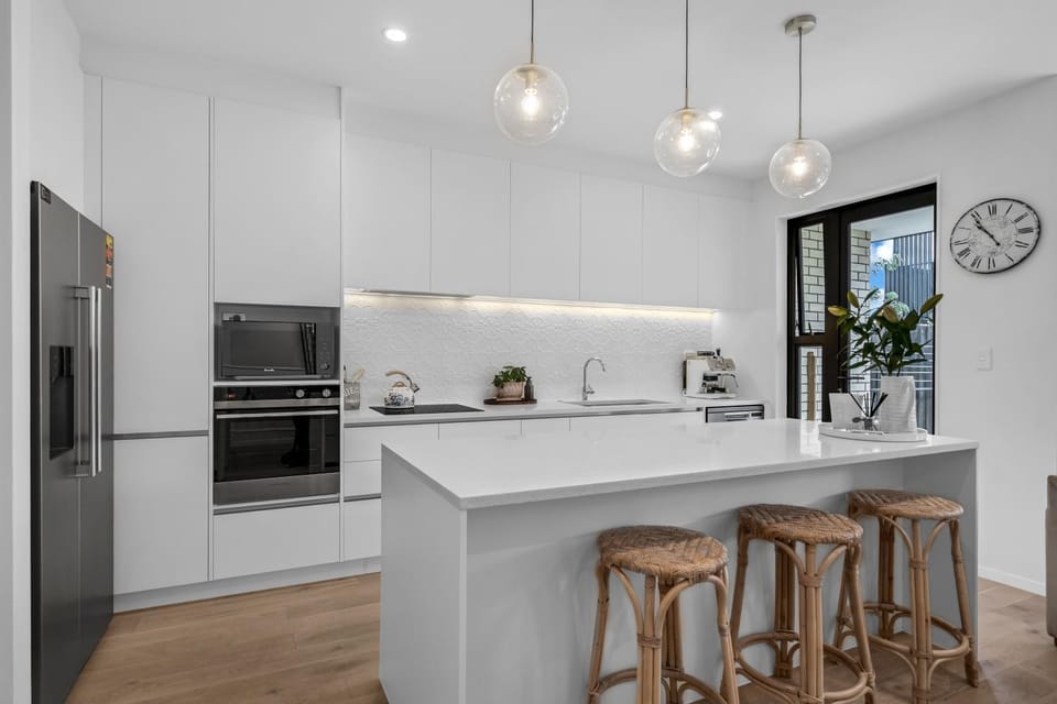 The Point Escape by Bespoke Stays House in Auckland