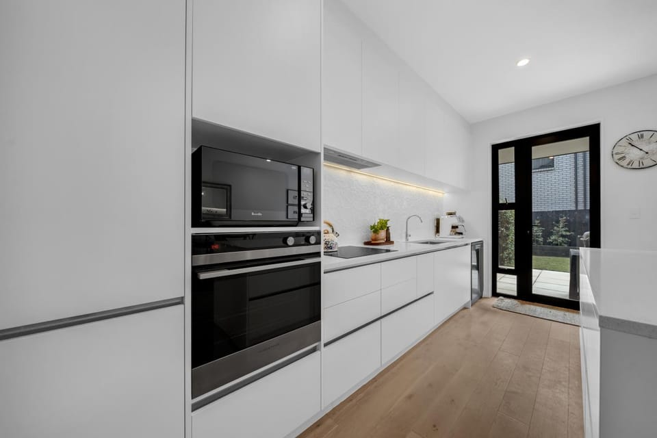 The Point Escape by Bespoke Stays House in Auckland