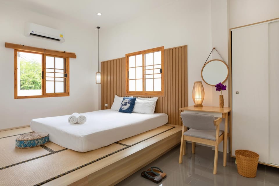Bed, Bedroom, air conditioner