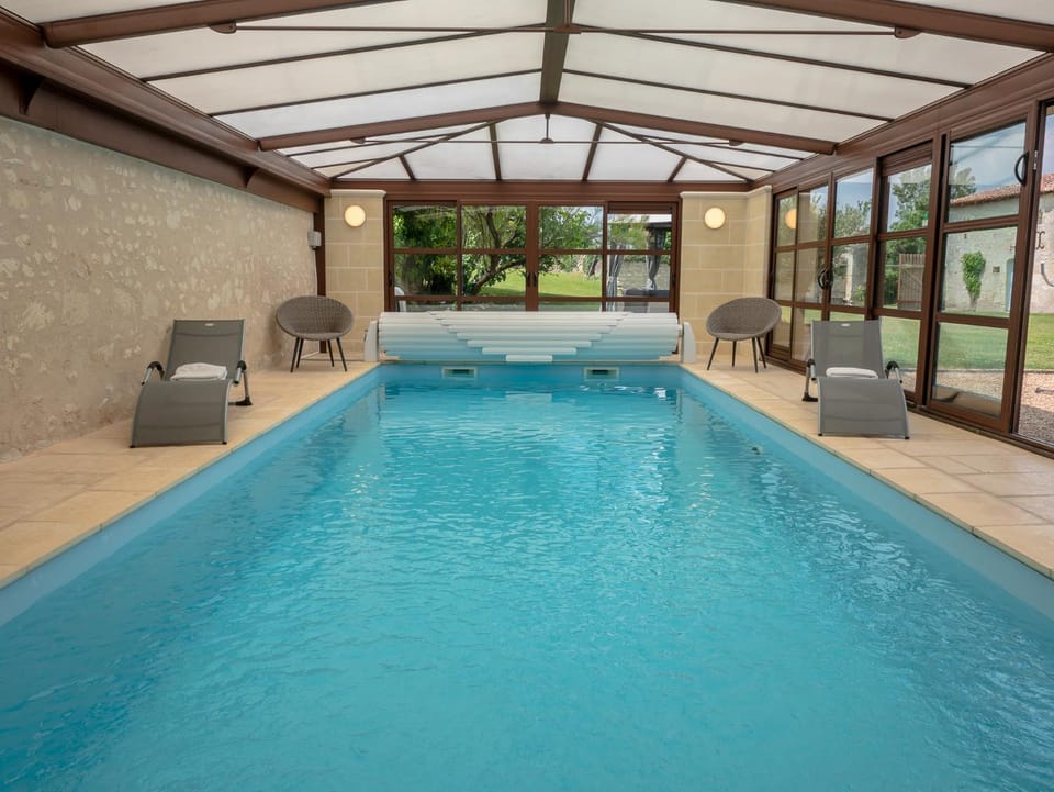 Swimming pool, Swimming pool