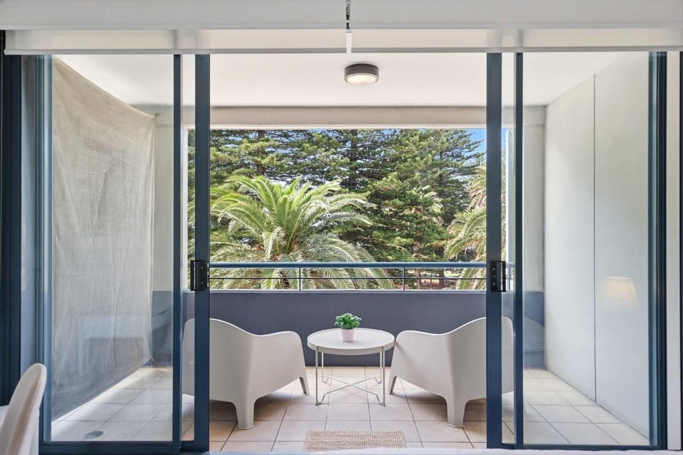 View (from property/room), Balcony/Terrace, Seating area
