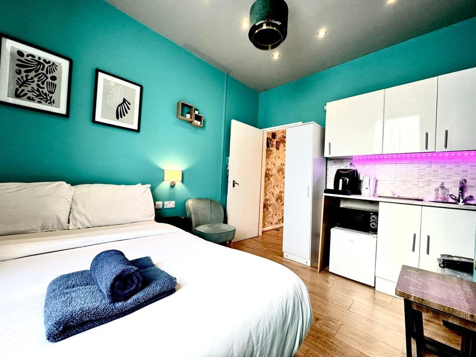 Modern city apartment Apartment in London Borough of Southwark