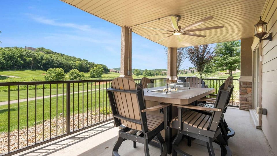 TeeTime Blue Stay on the Fairway Villa in Ozark Mountains
