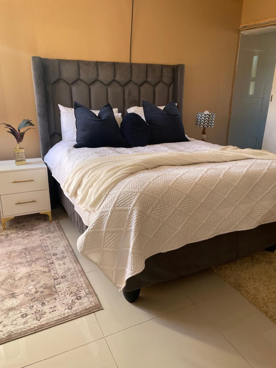 Zambata Self Catering Bed and Breakfast in Port Elizabeth
