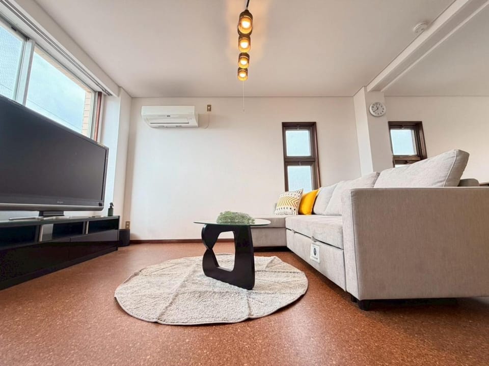 TV and multimedia, Living room, Seating area, air conditioner