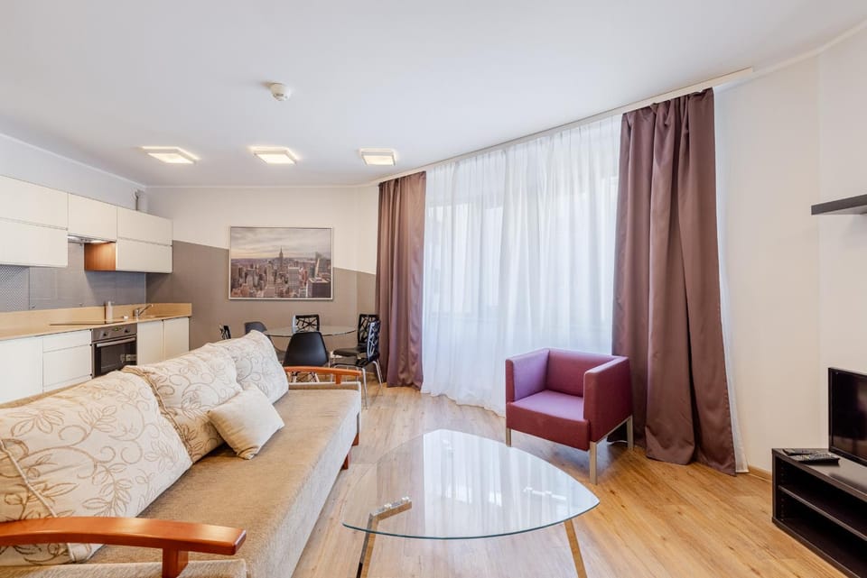 TV and multimedia, Kitchen or kitchenette, Living room, Seating area