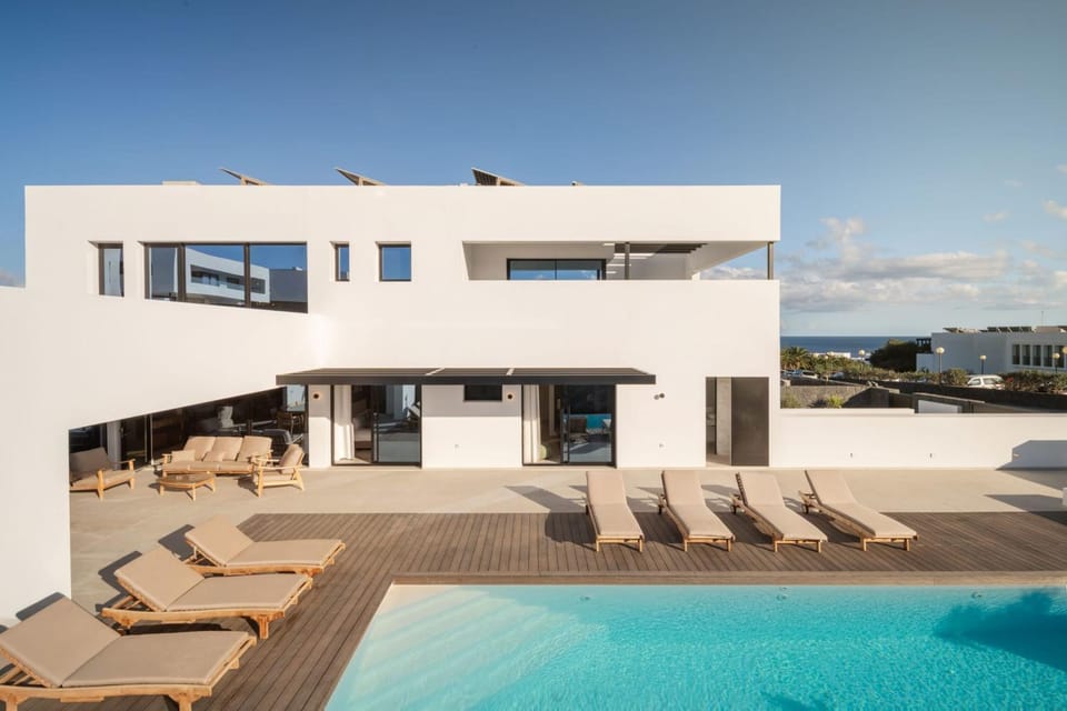 CRISTELLE by Buenavilla Villa in Puerto Calero