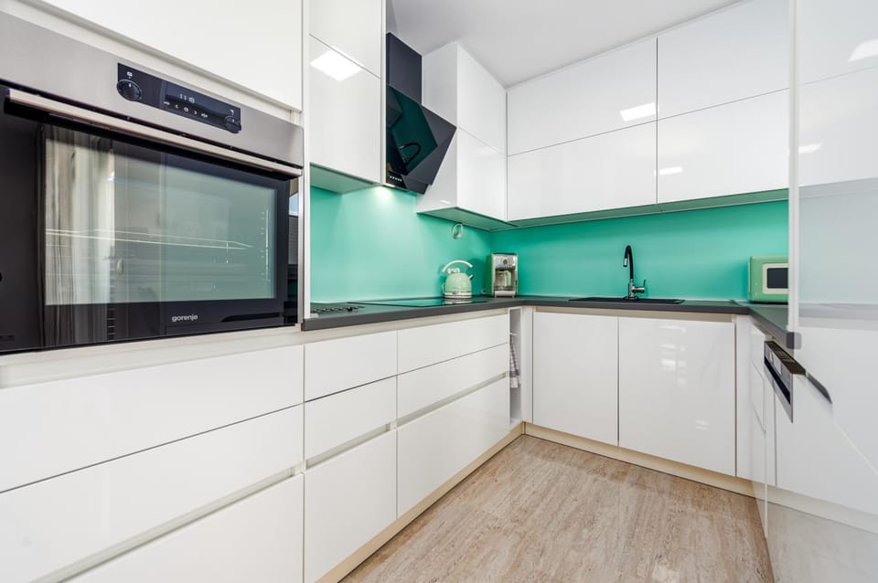 Kitchen or kitchenette, oven, stove