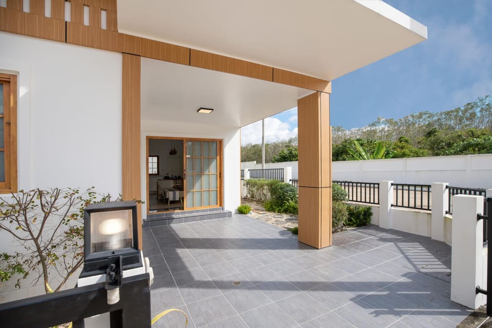 Property building, Balcony/Terrace