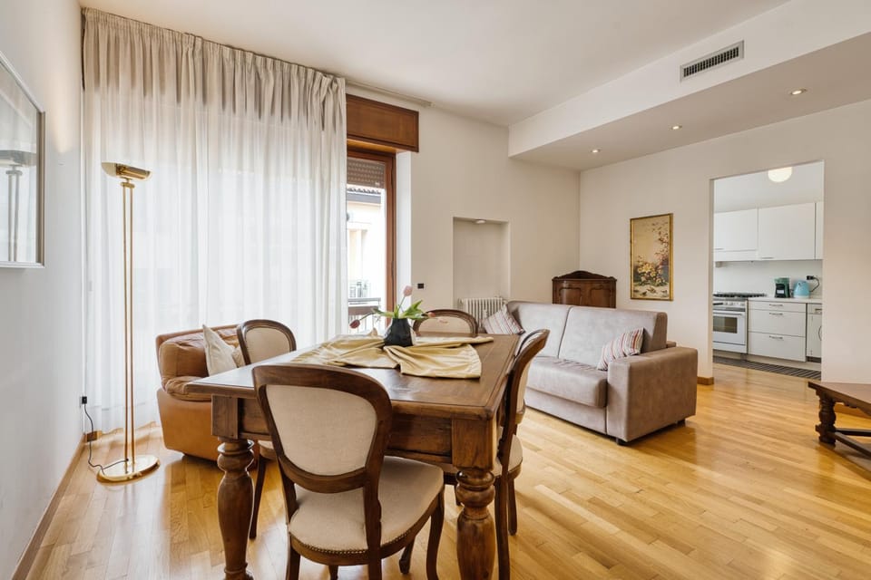 Kitchen or kitchenette, Living room, Seating area, Dining area, minibar, oven, pet friendly, stove